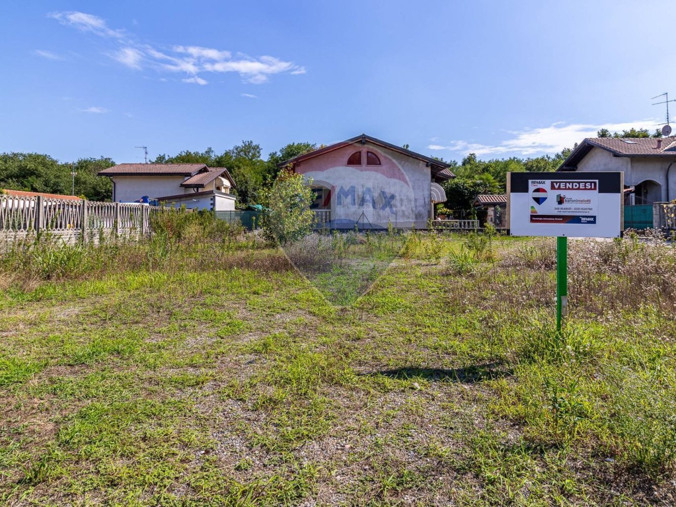 537m² Land in Lonate Pozzolo, Italy No. 309133