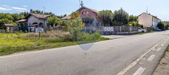 537m² Land in Lonate Pozzolo, Italy No. 309133 10