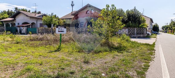 537m² Land in Lonate Pozzolo, Italy No. 309133 3