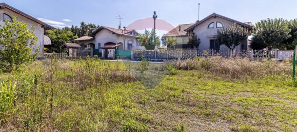 537m² Land in Lonate Pozzolo, Italy No. 309133 9