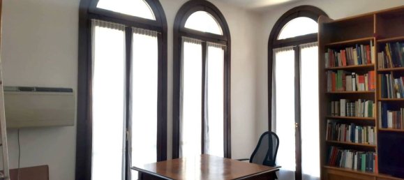 4 bedrooms Apartment in Venice, Italy No. 363702 3