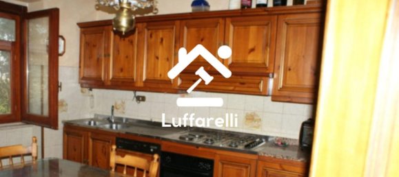 9-Zimmer Villa in Guidonia Montecelio, Italy, Nr. 191386 10