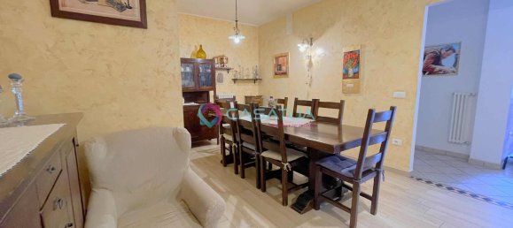 5 rooms Apartment in Città Sant'Angelo, Italy No. 43143 4