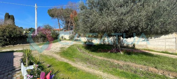 5 rooms Apartment in Città Sant'Angelo, Italy No. 43143 40