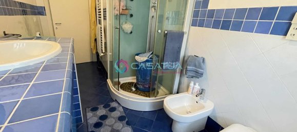 5 rooms Apartment in Città Sant'Angelo, Italy No. 43143 24