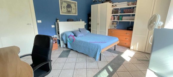 5 rooms Apartment in Città Sant'Angelo, Italy No. 43143 14