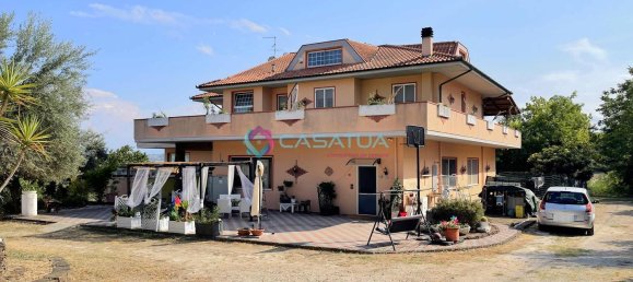 5 rooms Apartment in Città Sant'Angelo, Italy No. 43143 42