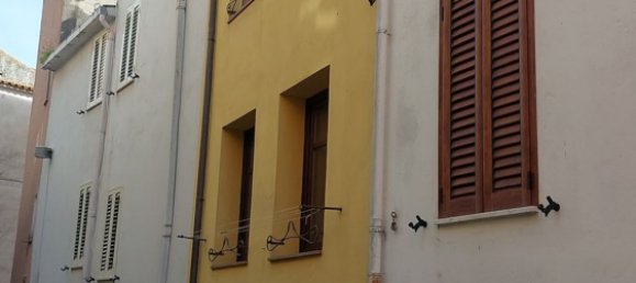 Casa de 8 habitaciónes en Tula, Italy No. 124856 10