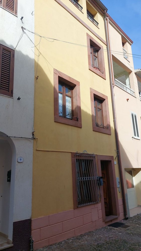 Casa de 8 habitaciónes en Tula, Italy No. 124856