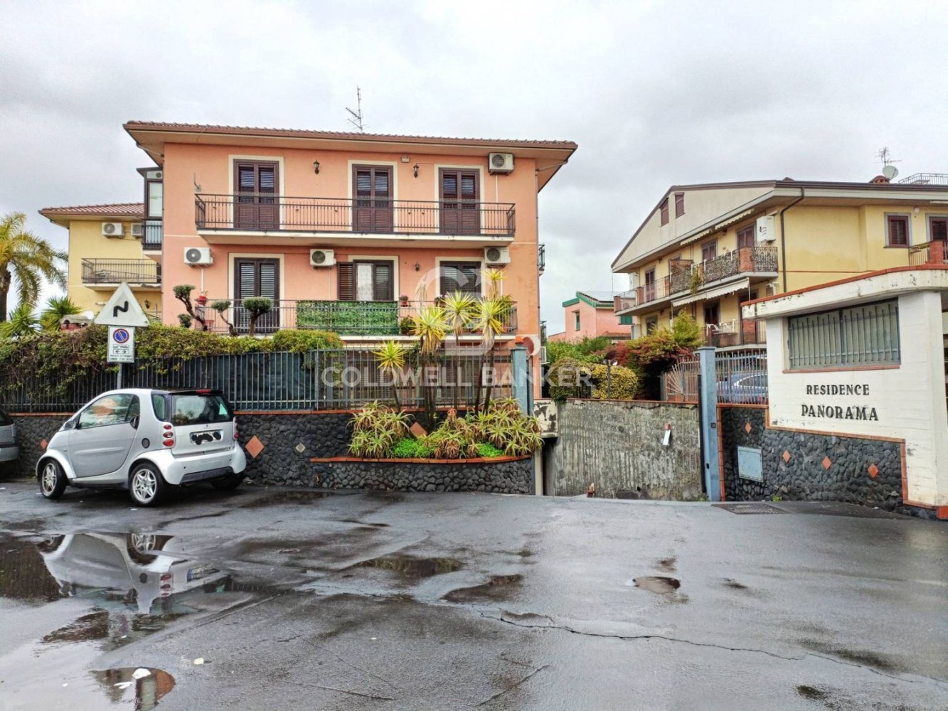 47m² Garage in Tremestieri Etneo, Italy No. 63513