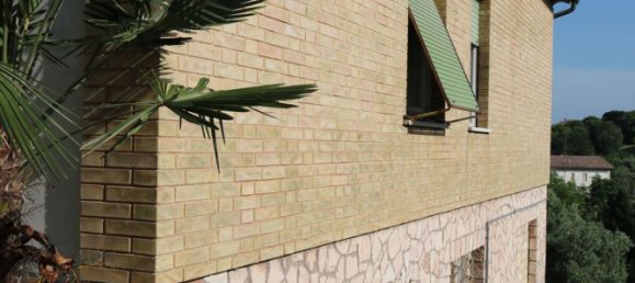 Casa de 6 habitaciónes en Mogliano, Italy No. 175940 17