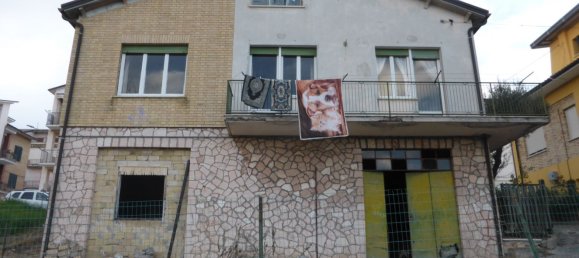 Casa de 6 habitaciónes en Mogliano, Italy No. 175940 8