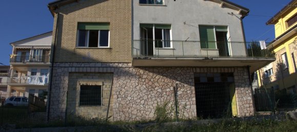 Casa de 6 habitaciónes en Mogliano, Italy No. 175940 4