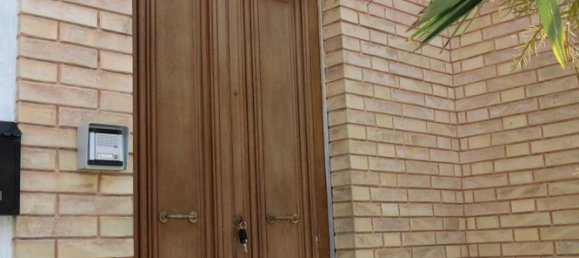 Casa de 6 habitaciónes en Mogliano, Italy No. 175940 22