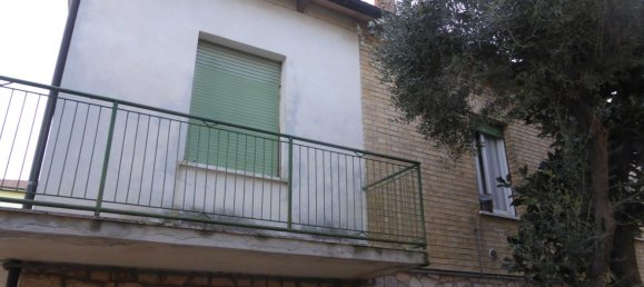 Casa de 6 habitaciónes en Mogliano, Italy No. 175940 21