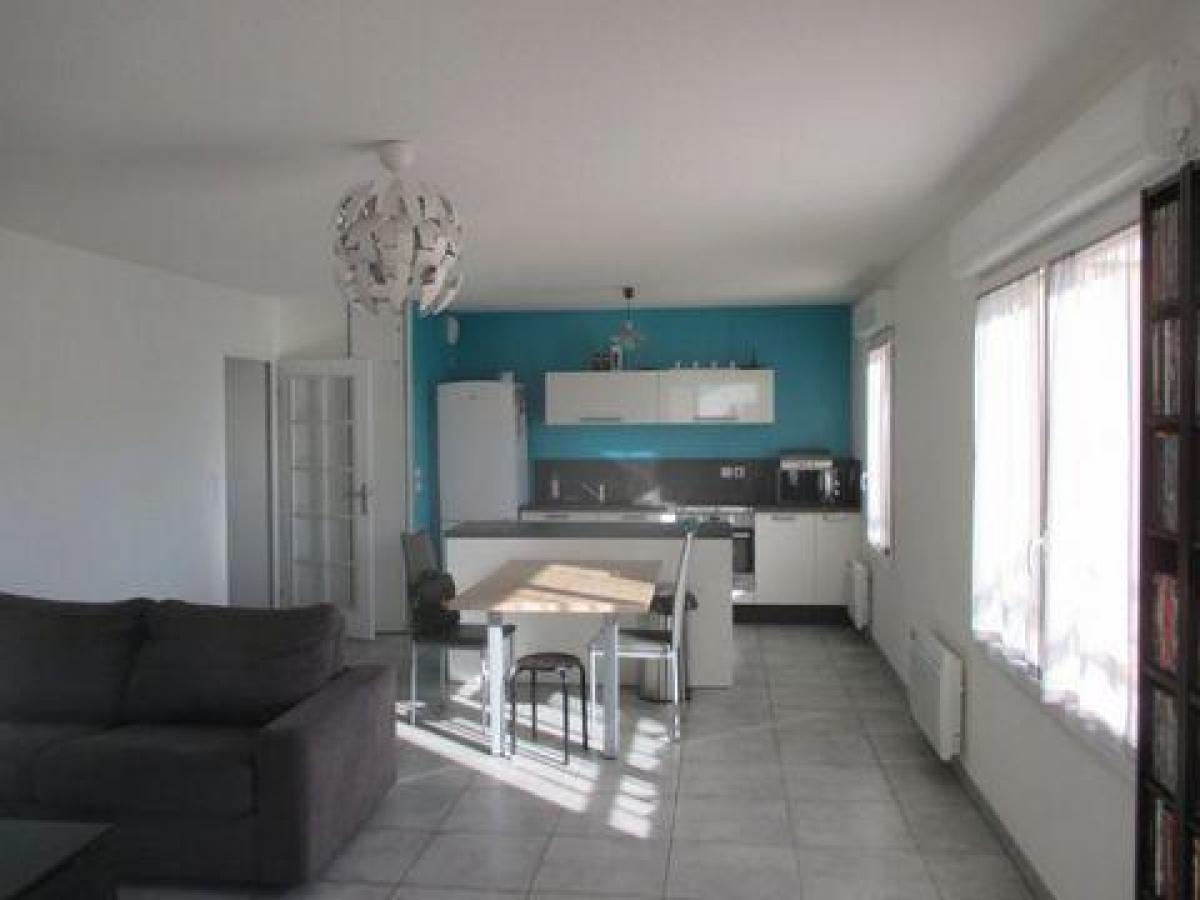 3 bedrooms Apartment in Cuers, France No. 13511