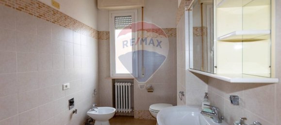 7 rooms Apartment in Chiaravalle, Italy No. 5164 14