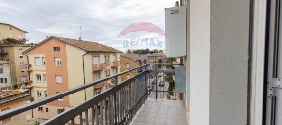 7 rooms Apartment in Chiaravalle, Italy No. 5164 4
