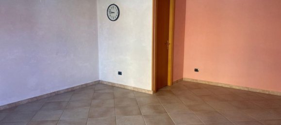 35m² Commercial property in Pomezia, Italy No. 168041 3