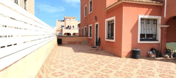 Casa de 3 dormitorios en Los Montesinos, Spain No. 174671 4