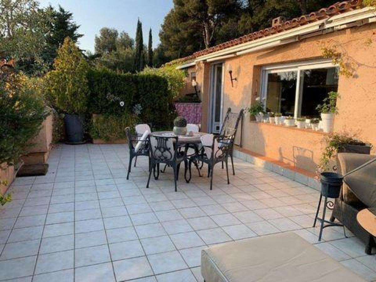 Studio in the Condo in Vitrolles, France No. 15992