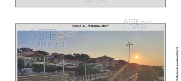 17 bedrooms House in Ancona, Italy No. 348361 3