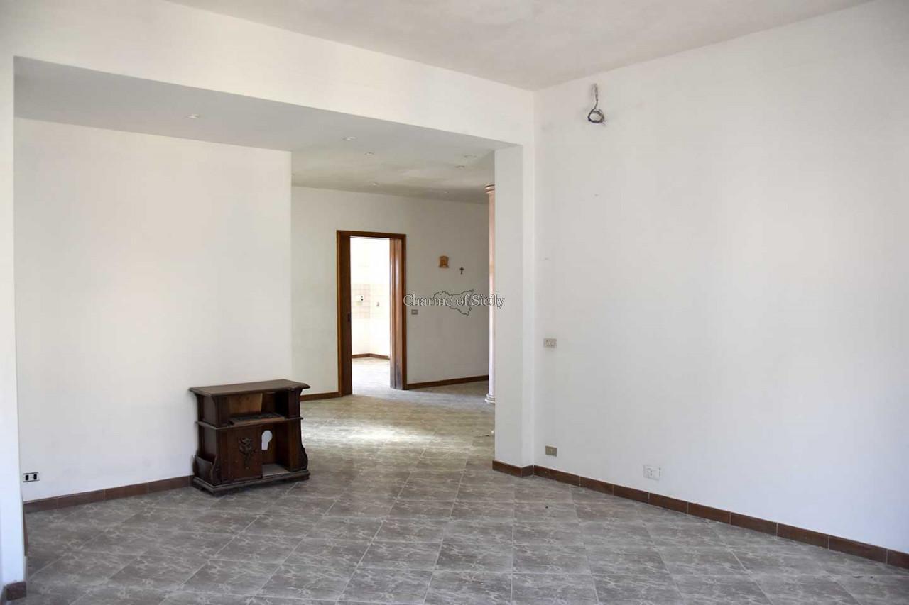 4 rooms Apartment in Modica, Italy No. 231255