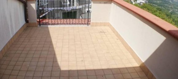 Дом с 4 комнатами в Лиша, Италия № 130532 13