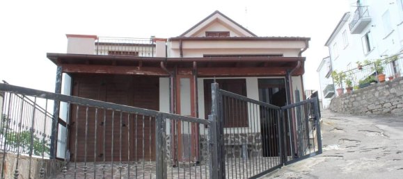 Дом с 4 комнатами в Лиша, Италия № 130532 7