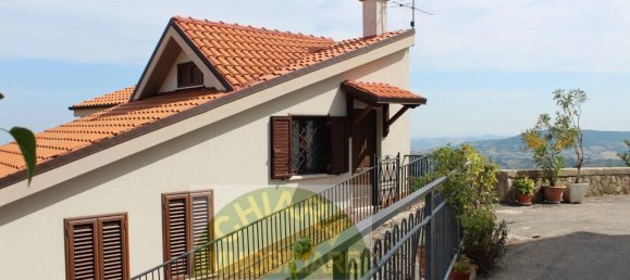 Дом с 4 комнатами в Лиша, Италия № 130532 16