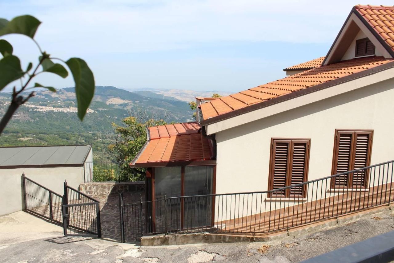 Дом с 4 комнатами в Лиша, Италия № 130532