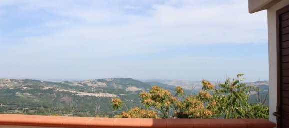 Дом с 4 комнатами в Лиша, Италия № 130532 3