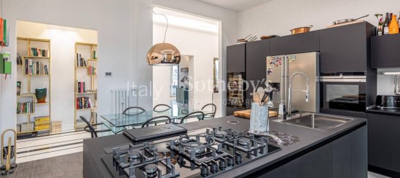 3 bedrooms Apartment in Milan, Italy No. 381103 9