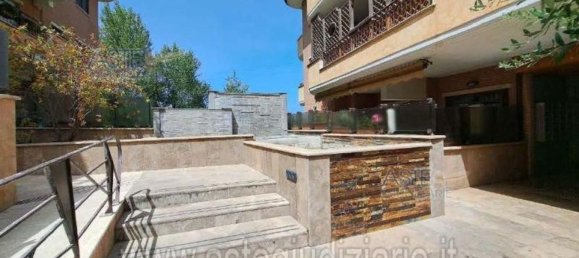 2 rooms Apartment in Rome, Italy No. 198815 4