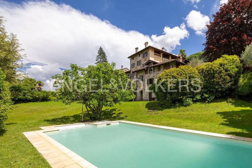 7 Schlafzimmer Villa in Porto Valtravaglia, Italy, Nr. 63858