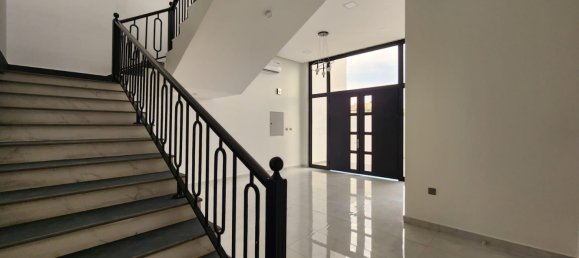 Вилла с 4 спальнями в Khuzam, ОАЭ № 106492 5