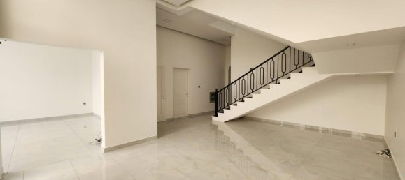 Вилла с 4 спальнями в Khuzam, ОАЭ № 106492 2