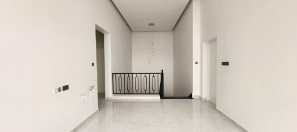 Вилла с 4 спальнями в Khuzam, ОАЭ № 106492 6