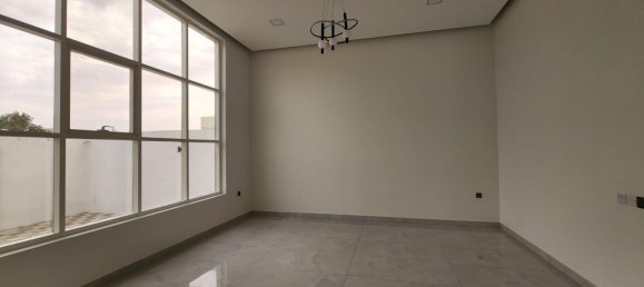 Вилла с 4 спальнями в Khuzam, ОАЭ № 106492 4