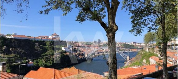 170m² Building in Porto, Portugal No. 31273 2