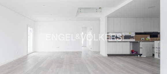 4 bedrooms House in Corroios, Portugal No. 14222 3