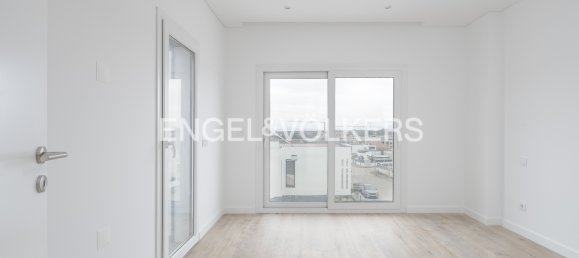 4 bedrooms House in Corroios, Portugal No. 14222 30