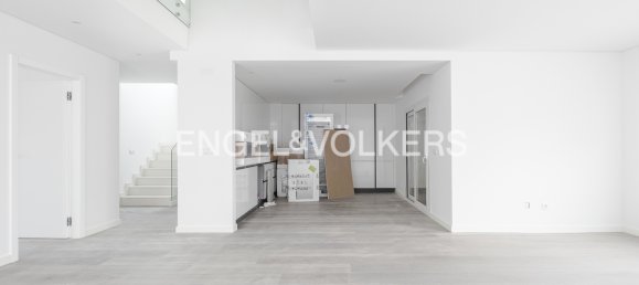 4 bedrooms House in Corroios, Portugal No. 14222 4