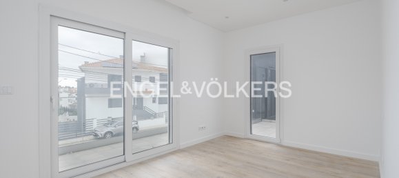 4 bedrooms House in Corroios, Portugal No. 14222 26