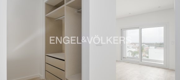 4 bedrooms House in Corroios, Portugal No. 14222 18