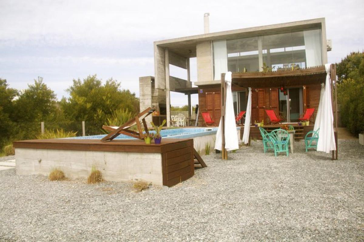3 bedrooms House in Maldonado, Uruguay No. 2103