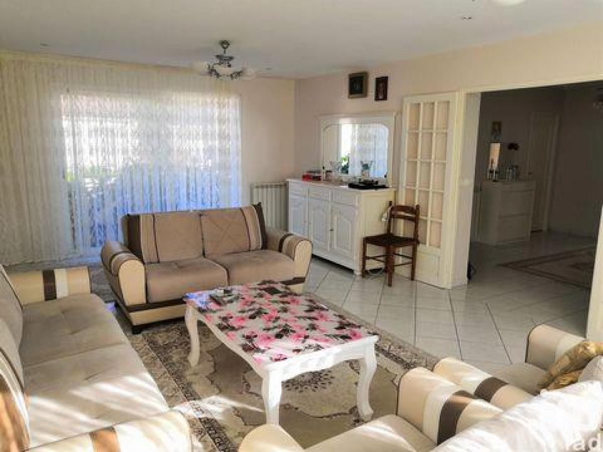 5 bedrooms House in Coursan, France No. 24083