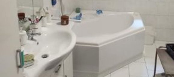 Apartamento de 3 divisões em Biandronno, Italy N.º 8434 12