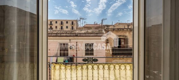 2 Schlafzimmer Wohnung in Palermo, Italy, Nr. 335149 8