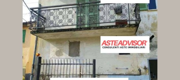 4 bedrooms House in Valfenera, Italy No. 207014 2